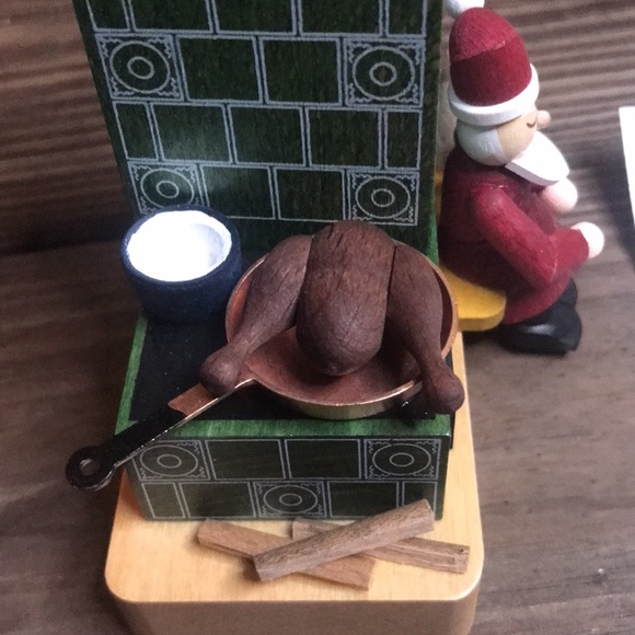 Williams Sonoma Richard Glaesser Smoke Stove with Santa Claus Incense Burner - Picture 7 of 17